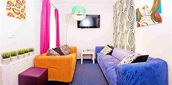 Glow Hostel *
