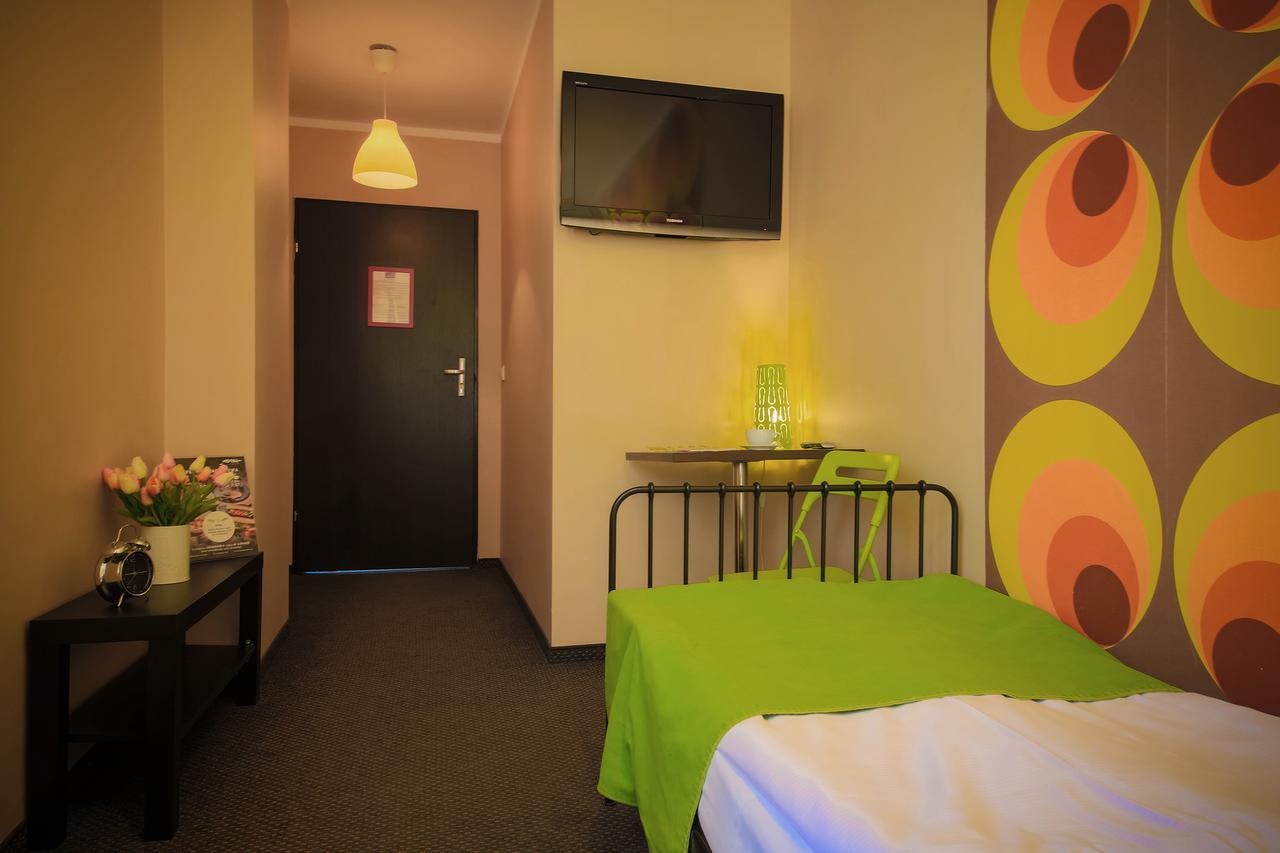 Hostel Glow