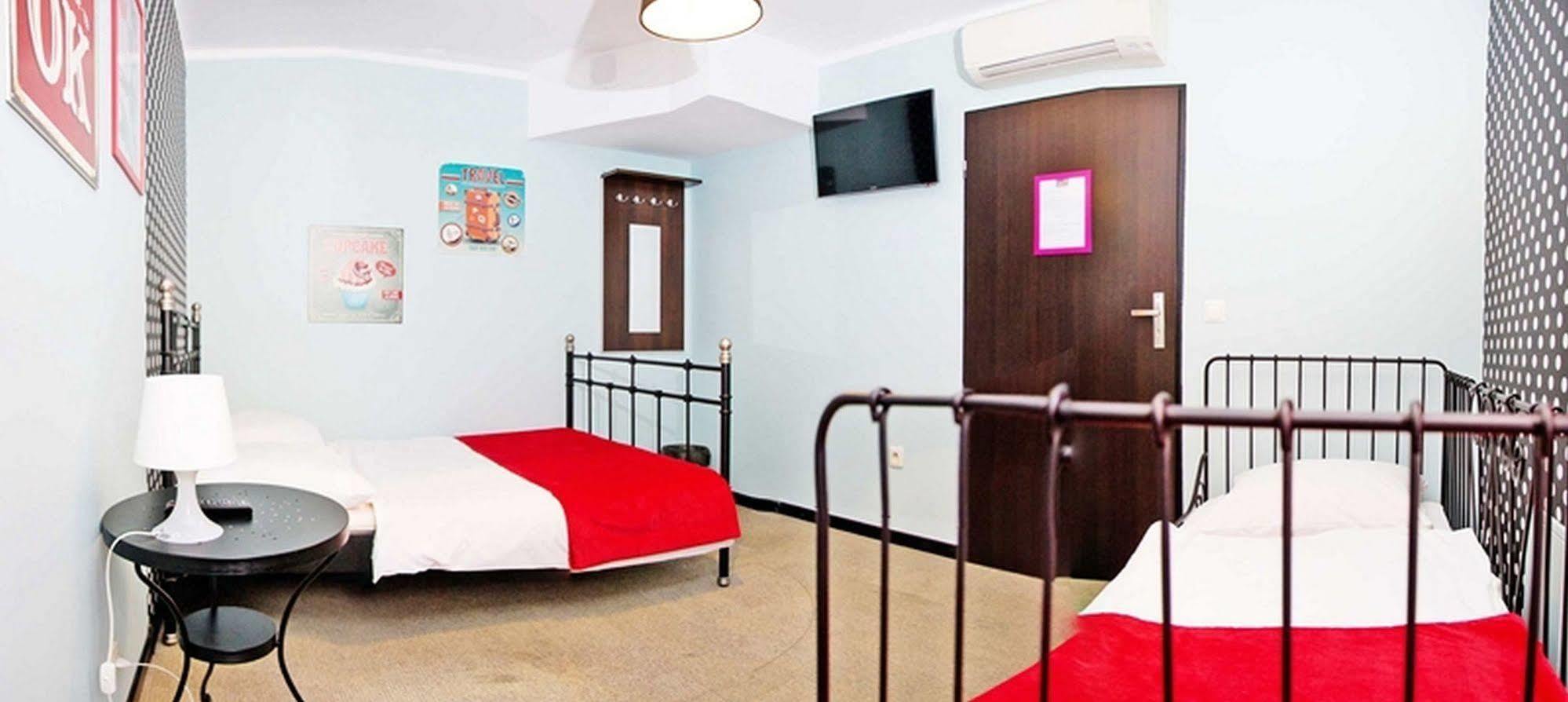 Glow Hostel *